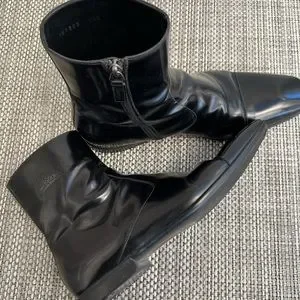 Gucci | Shoes | Mens Awesome Gucci Black Leather Boots  display picture 3